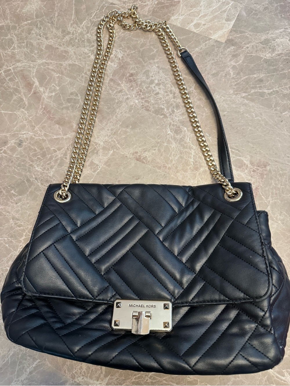 Michael Kors Peyton Quilted
Leather Shoulder Flap
Crossbody Bag